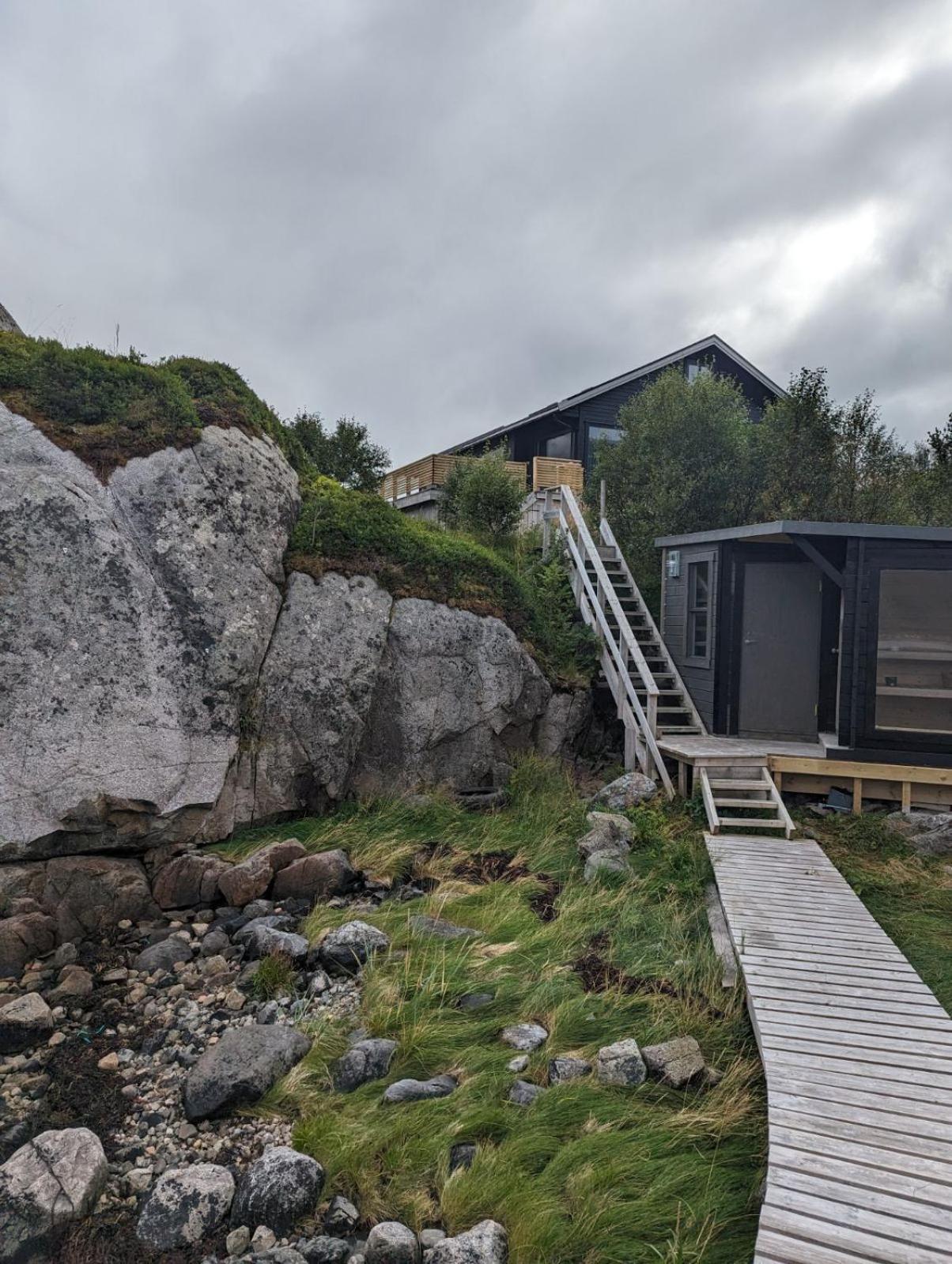 Nydelig Hytte Med Fantastisk Beliggenhet Ved Sjoen Villa Laupstad Dış mekan fotoğraf